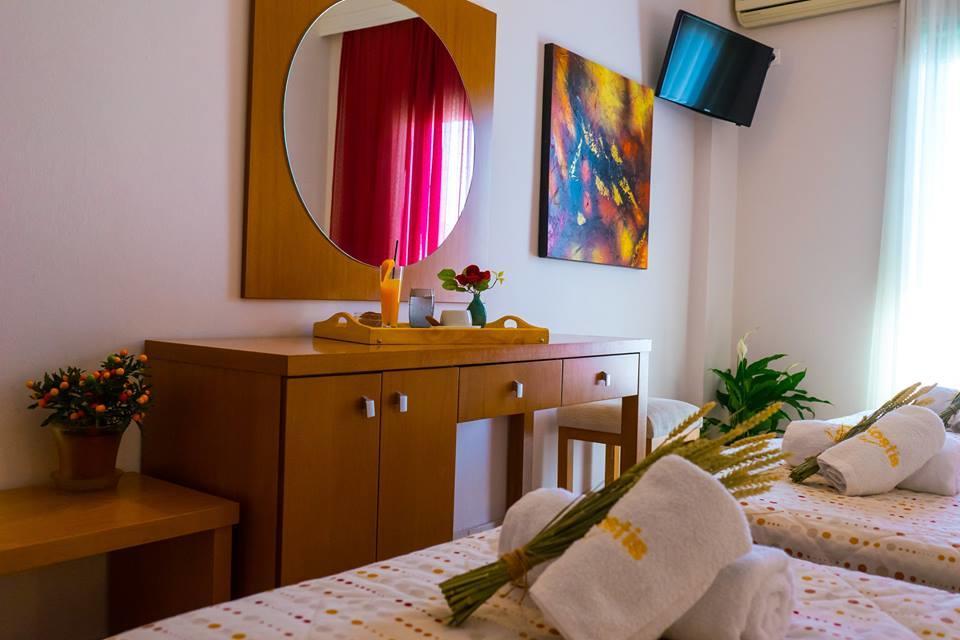 Hotel Kostis Skiathos Exterior photo